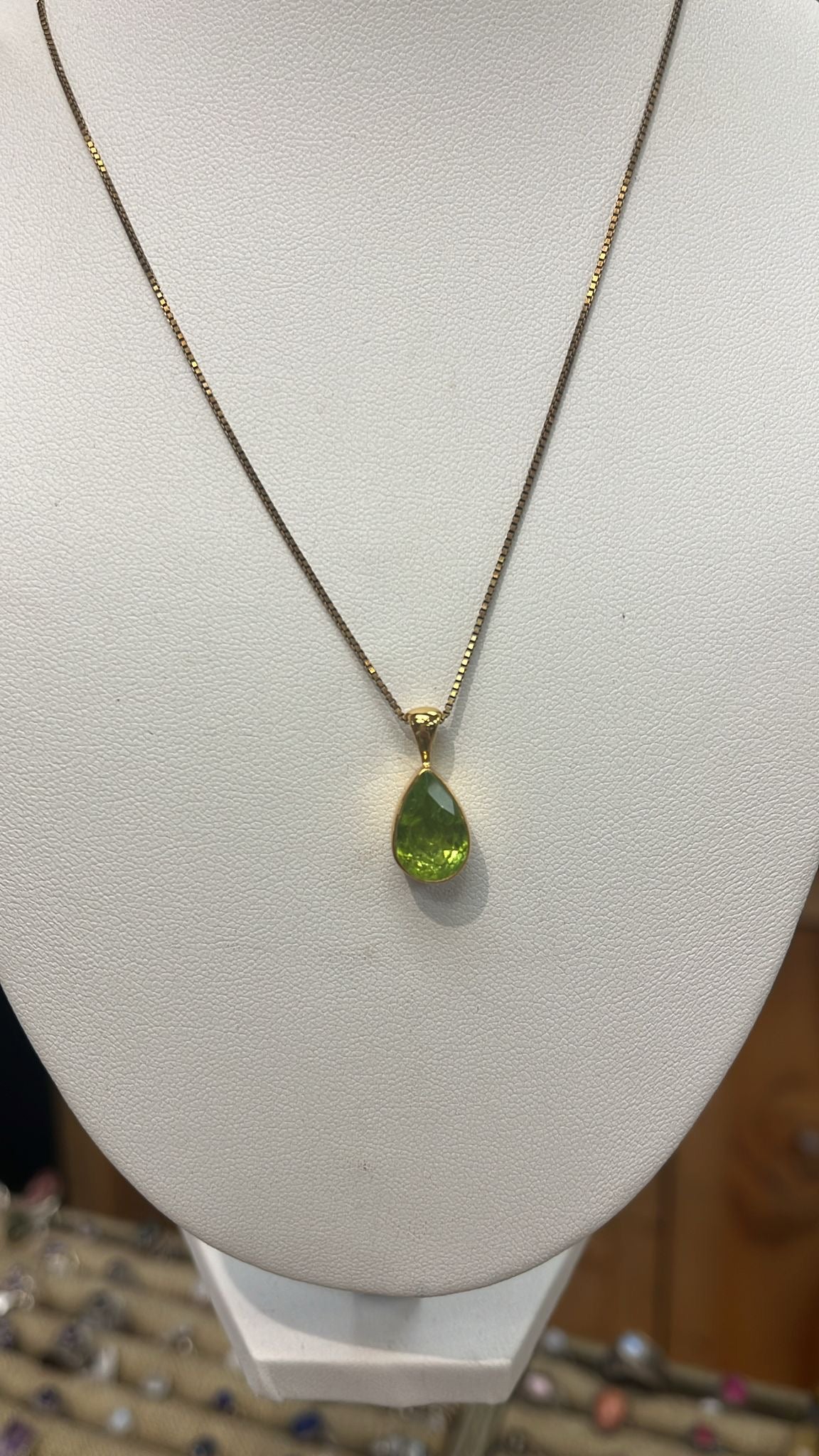 Gold vermeil peridot faceted necklace