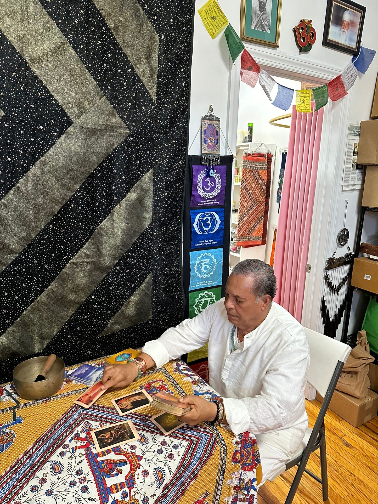 Sound Healing + Reiki by Hector